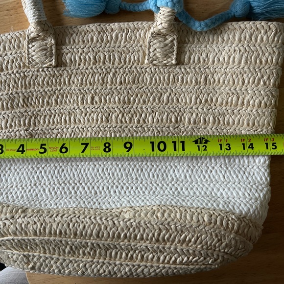 Altru Straw Tote - Picture 8 of 12